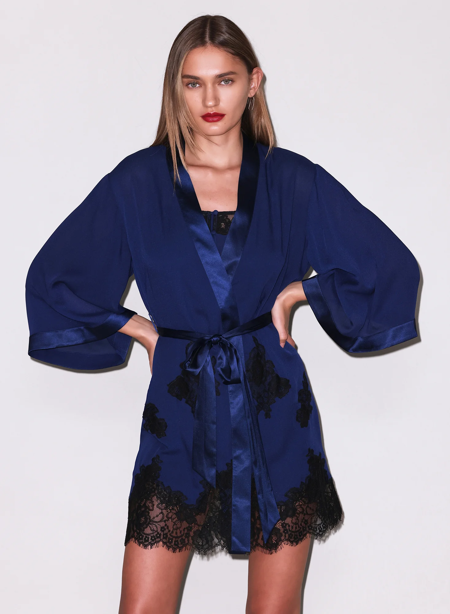 Juliet Lace Robe